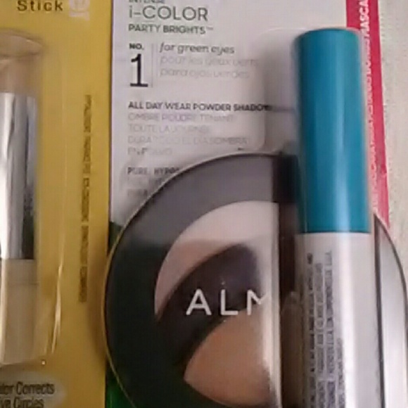 Makeup - Picture 4 of 8